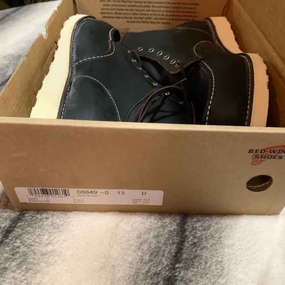 { Red Wing Shoes } Moc Toe Black 6” Heritage Boots - Picture 8 of 8